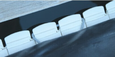 crocheter les sandows aux lames du tablier