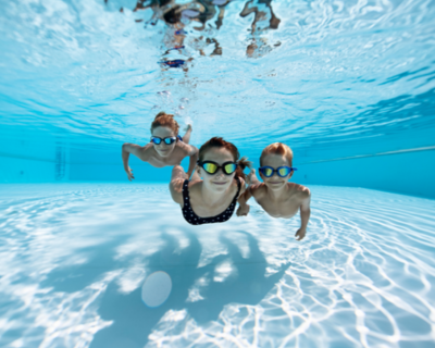 natation sport dans une piscine